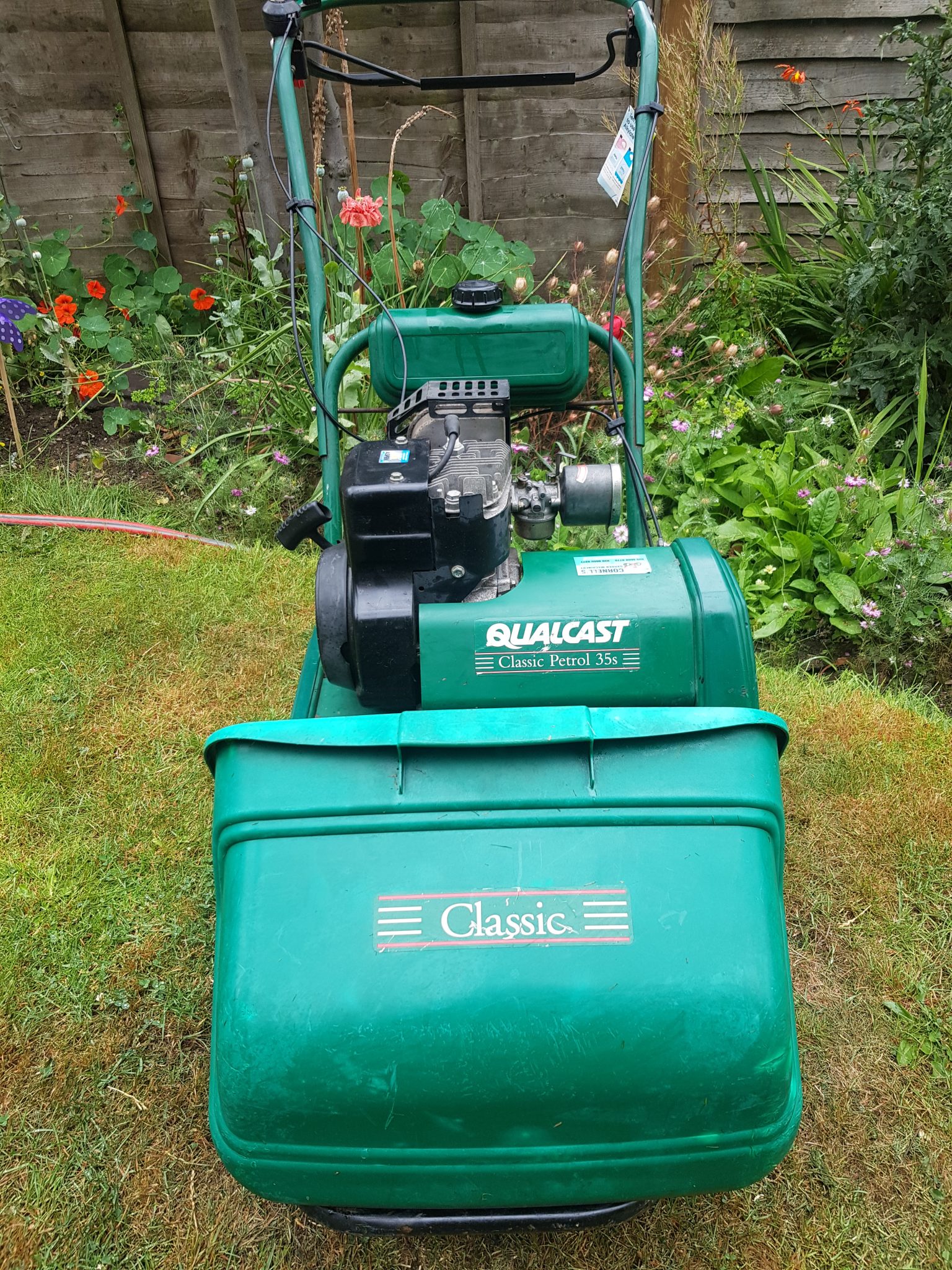 Qualcast Classic 35s Cylinder Petrol Lawn Mower with Grass Box. Fully