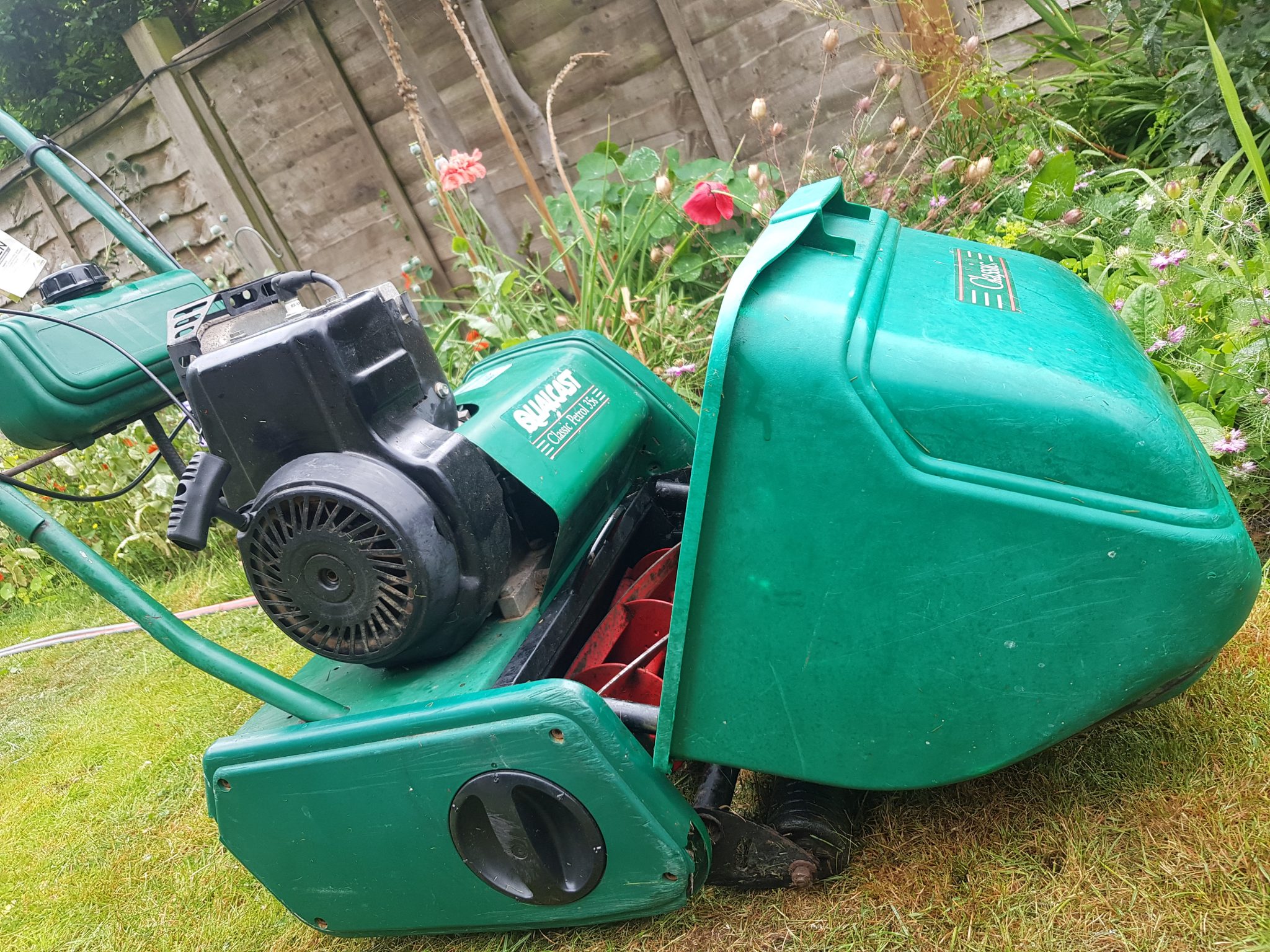 Qualcast Classic 35s Cylinder Petrol Lawn Mower with Grass Box. Fully serviced. Mendy Mowers