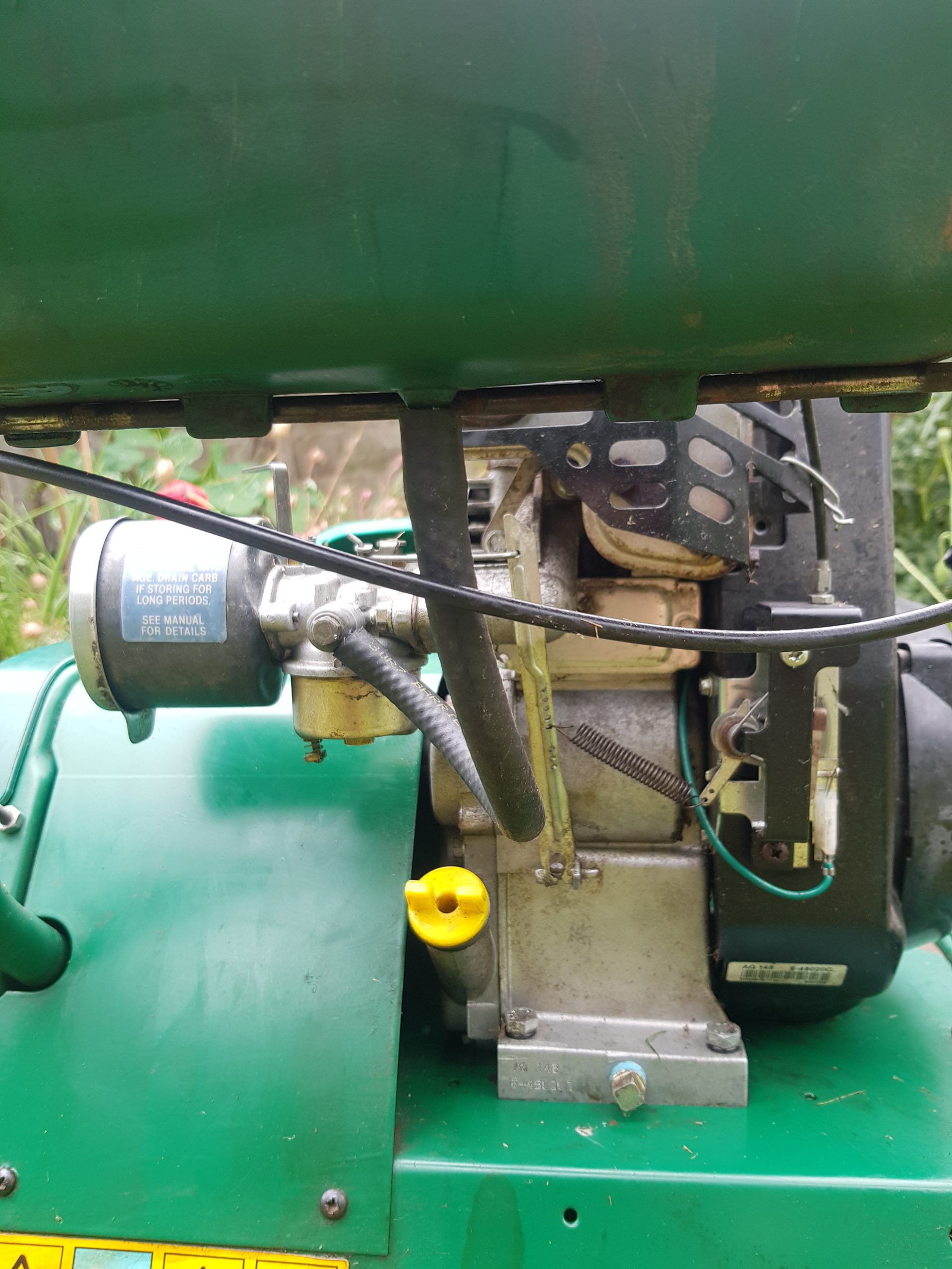 Qualcast Classic 35s Cylinder Petrol Lawn Mower with Grass Box. Fully